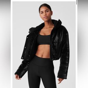 Alo Yoga Cropped Puffer Jacket in Black
